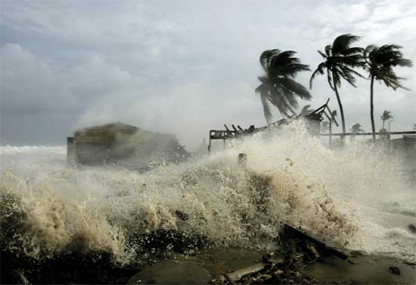 Hurricane season approaches, MIR3 checklist helps Business Continuity Planners prepare